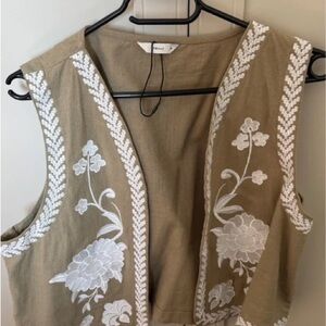 Chic Tan Floral Embroidered Tank Top